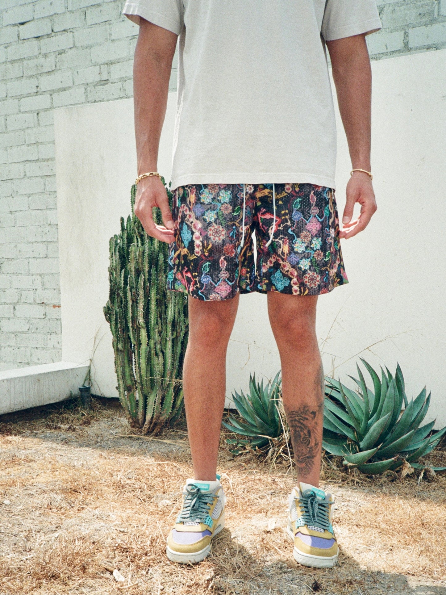Bledla Modern Persian Mesh Short Black